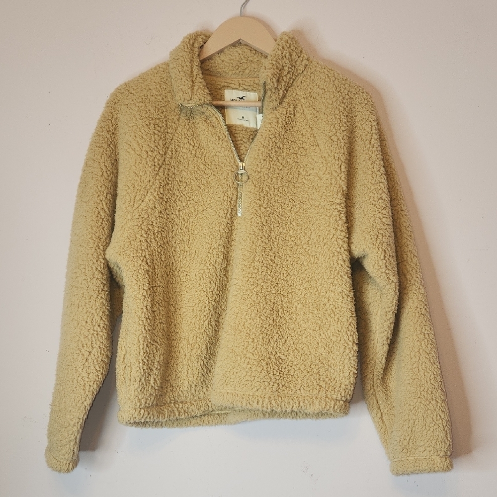 HOLLISTER Cozy Tan Sherpa Pullover, size M